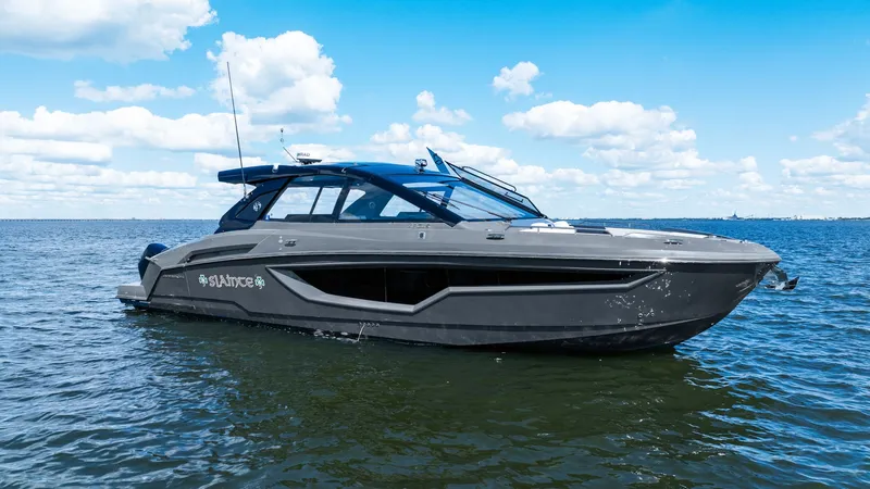 Slide: The Image of Cruisers 42 GLS 2023 - 56