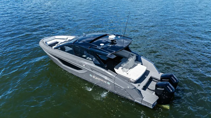 Slide: The Image of Cruisers 42 GLS 2023 - 47