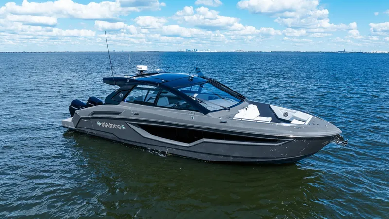Slide: The Image of Cruisers 42 GLS 2023 - 55