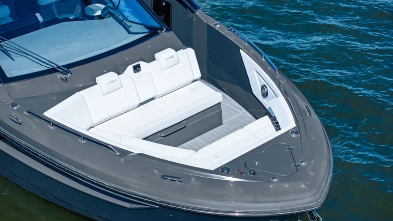 Slide: The Image of Cruisers 42 GLS 2023 - 58