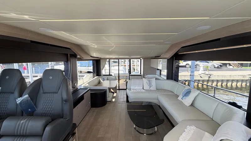 Slide: The Image of Absolute Navetta 58 2026 - 15