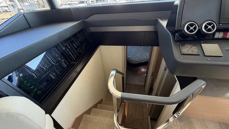 Slide: The Image of Absolute Navetta 58 2026 - 16