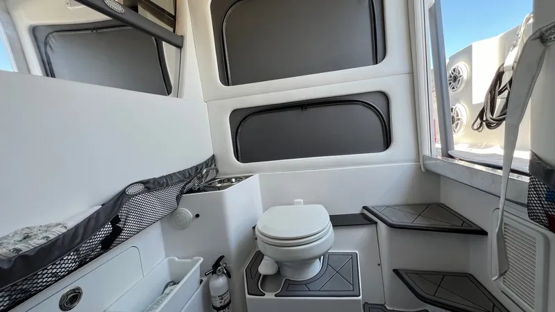 Slide: The Image of Nor-Tech 390 Sport 2020 - 8