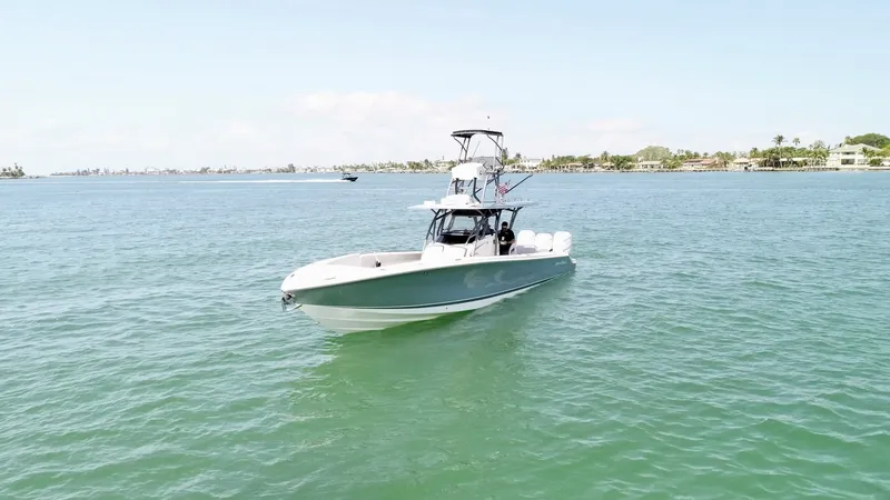 Slide: The Image of Nor-Tech 390 Sport 2020 - 14