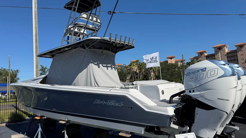 Slide: The Image of Nor-Tech 390 Sport 2020 - 10