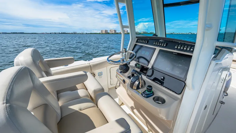 Slide: The Image of Boston Whaler 280 Outrage 2019 - 66
