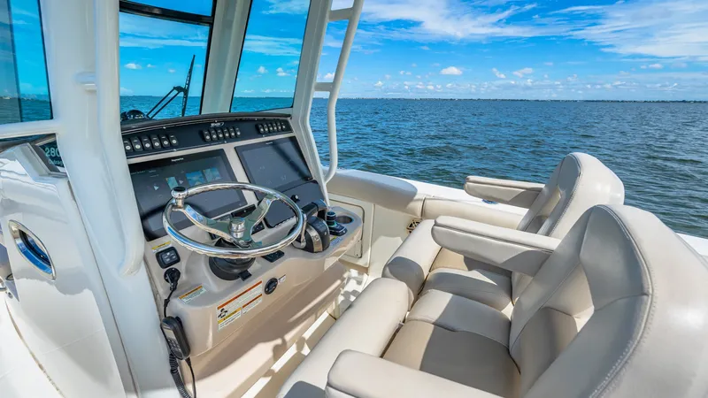 Slide: The Image of Boston Whaler 280 Outrage 2019 - 67