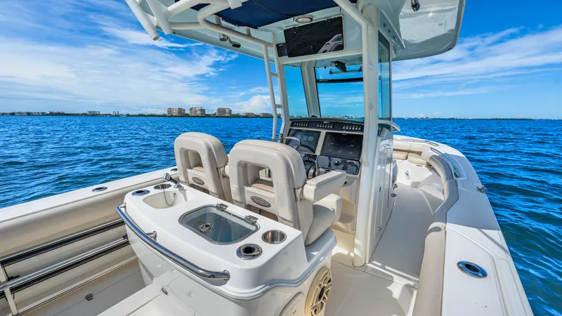 Slide: The Image of Boston Whaler 280 Outrage 2019 - 64