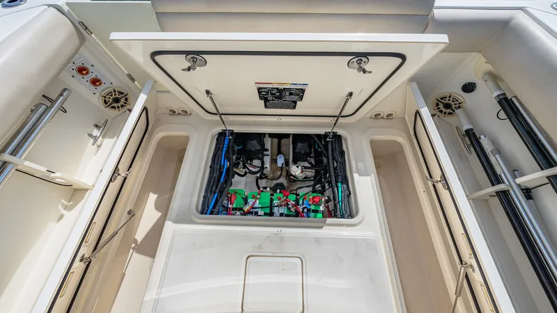 Slide: The Image of Boston Whaler 280 Outrage 2019 - 83