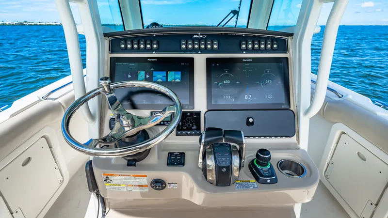 Slide: The Image of Boston Whaler 280 Outrage 2019 - 68
