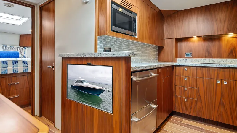 Slide: The Image of Hatteras GT 45X 2017 - 15