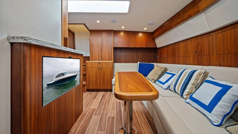 Slide: The Image of Hatteras GT 45X 2017 - 17