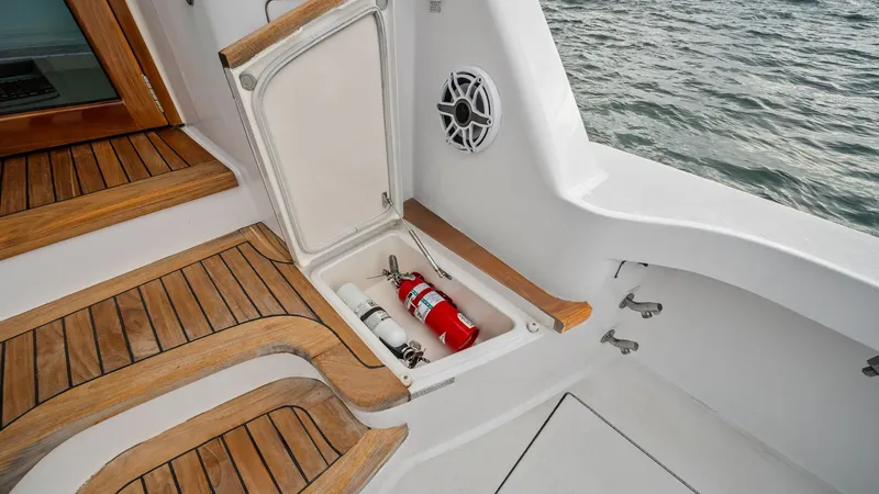 Slide: The Image of Hatteras GT 45X 2017 - 37