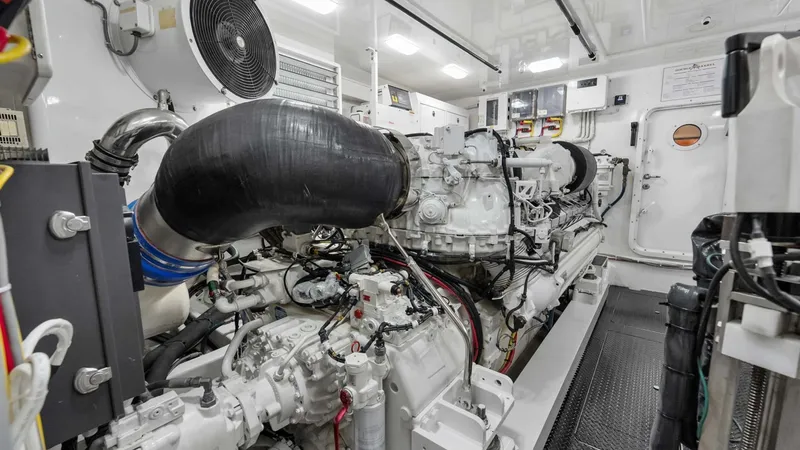 Slide: The Image of Viking 92 Enclosed Bridge 2017 - 63