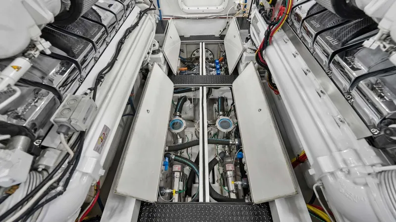 Slide: The Image of Viking 92 Enclosed Bridge 2017 - 65