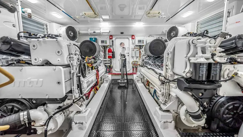 Slide: The Image of Viking 92 Enclosed Bridge 2017 - 58