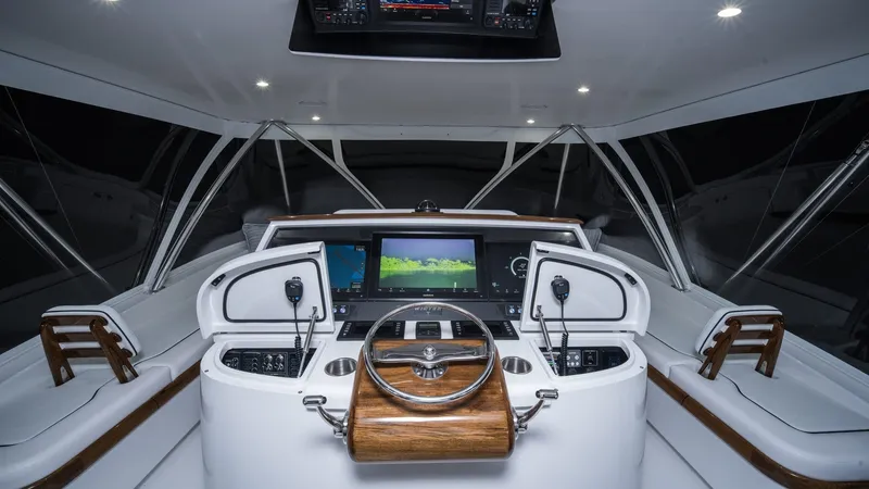 Slide: The Image of Winter Custom 75 Open Convertible 2026 - 34