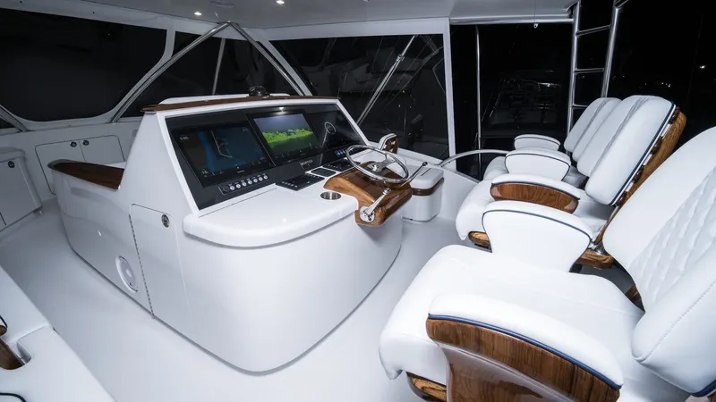 Slide: The Image of Winter Custom 75 Open Convertible 2026 - 3