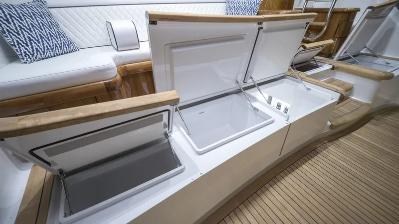 Slide: The Image of Winter Custom 75 Open Convertible 2026 - 40