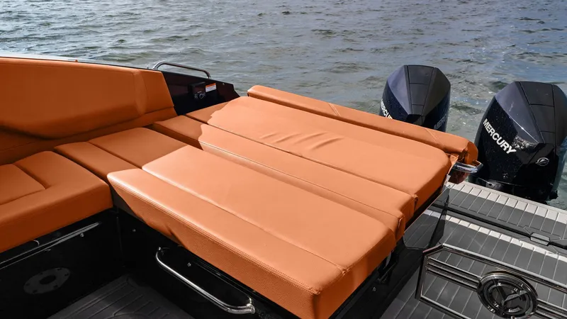 Slide: The Image of Cruisers 34 GLS 2022 - 5
