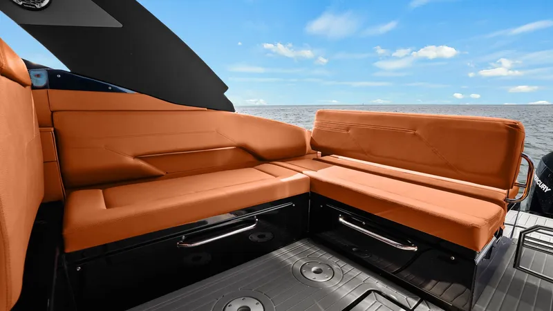 Slide: The Image of Cruisers 34 GLS 2022 - 12