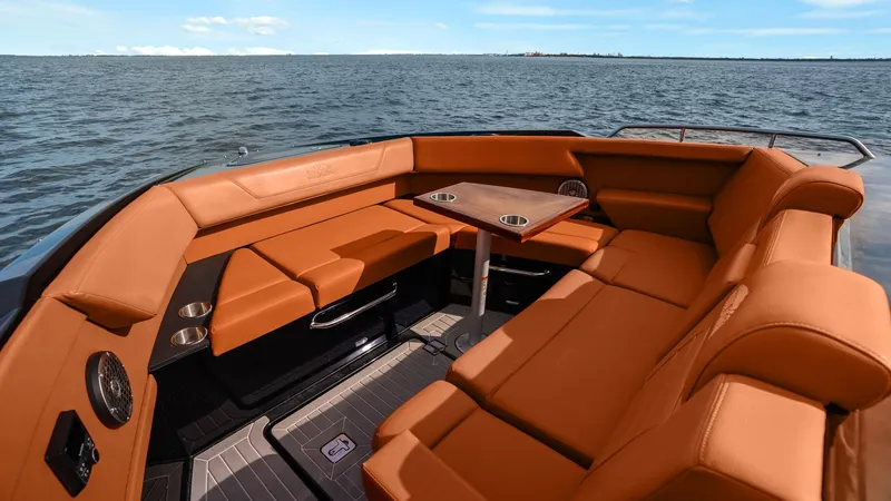 Slide: The Image of Cruisers 34 GLS 2022 - 22