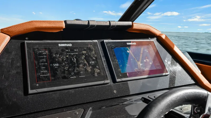 Slide: The Image of Cruisers 34 GLS 2022 - 16