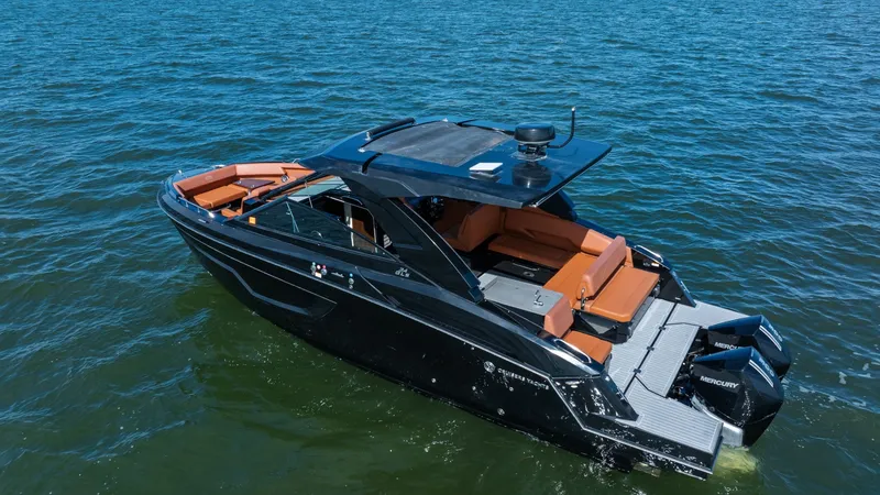 Slide: The Image of Cruisers 34 GLS 2022 - 45