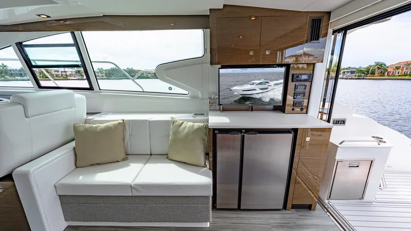 Slide: The Image of Cruisers Cantius 46 2019 - 6