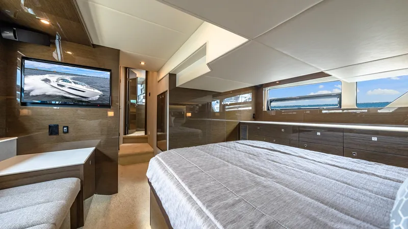 Slide: The Image of Cruisers Cantius 46 2019 - 20
