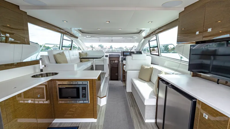 Slide: The Image of Cruisers Cantius 46 2019 - 3