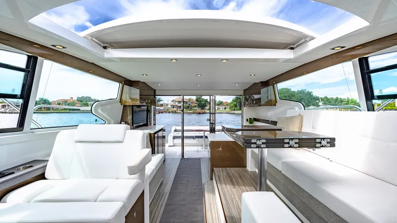 Slide: The Image of Cruisers Cantius 46 2019 - 12