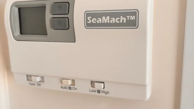 Slide: The Image of Regulator Marine 34 FS 2013 - 4