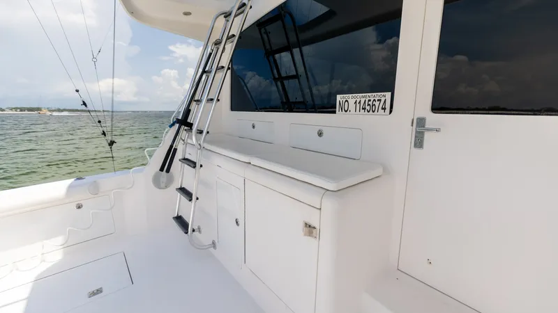 Slide: The Image of Cabo 43 Convertible 2003 - 33