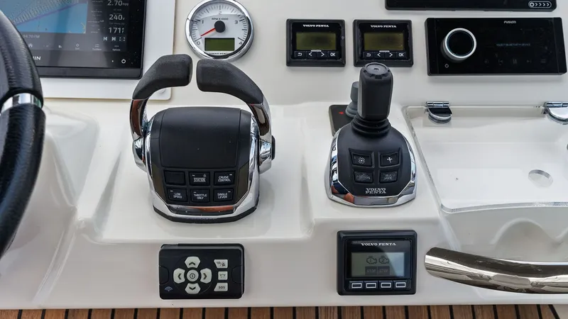 Slide: The Image of Prestige 500 Fly 2015 - 17