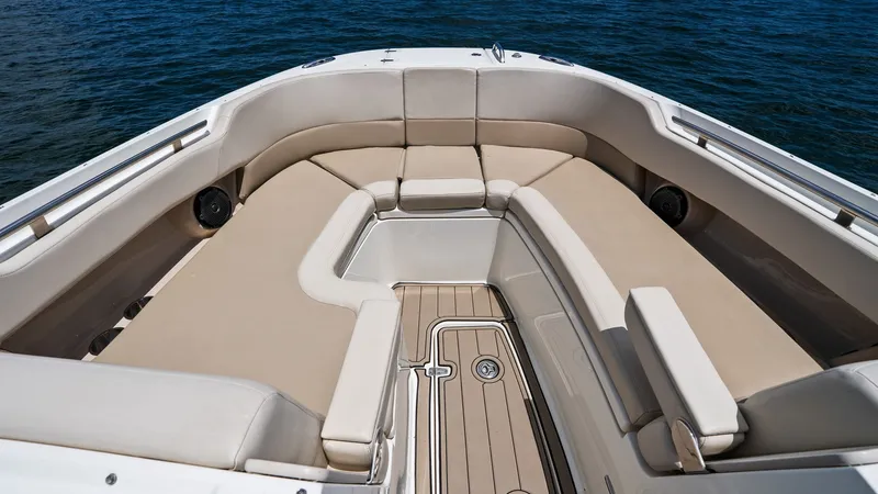 Slide: The Image of Boston Whaler 320 Vantage 2019 - 25