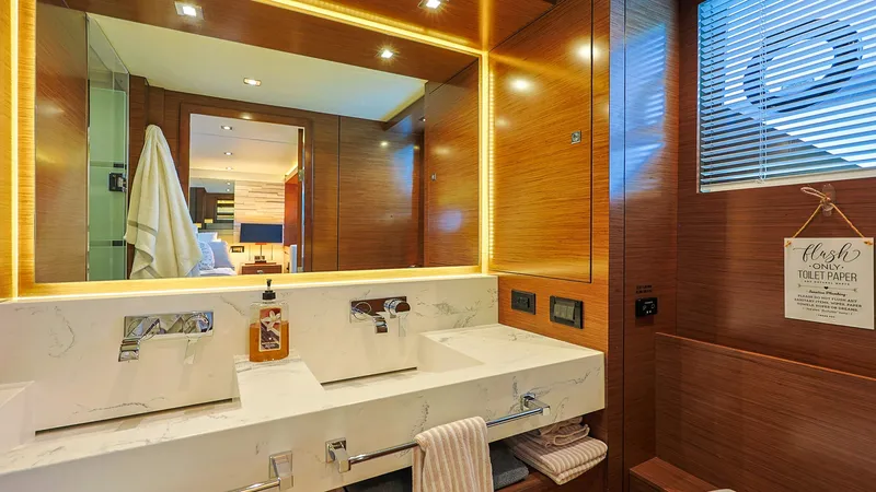 Slide: The Image of Cruisers 60 Cantius 2020 - 30