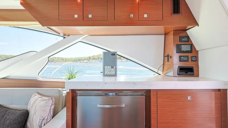 Slide: The Image of Cruisers 60 Cantius 2020 - 19
