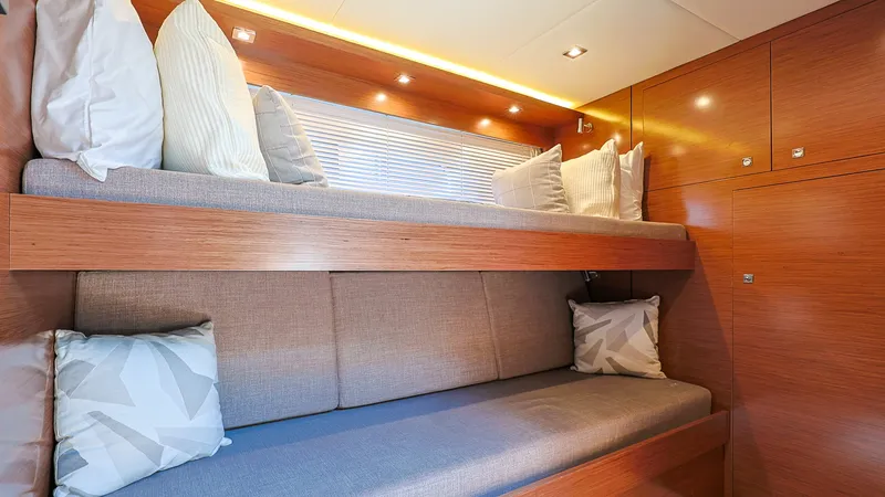 Slide: The Image of Cruisers 60 Cantius 2020 - 24