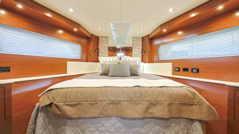 Slide: The Image of Cruisers 60 Cantius 2020 - 22