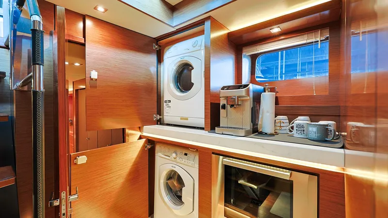 Slide: The Image of Cruisers 60 Cantius 2020 - 20