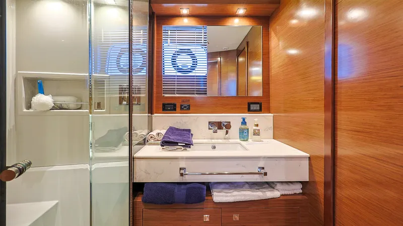Slide: The Image of Cruisers 60 Cantius 2020 - 35