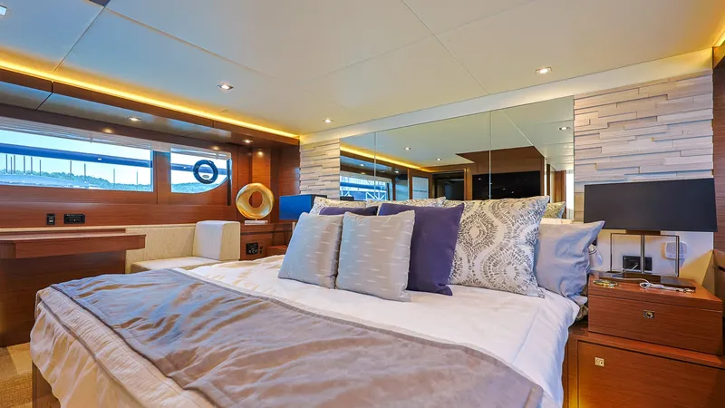 Slide: The Image of Cruisers 60 Cantius 2020 - 25