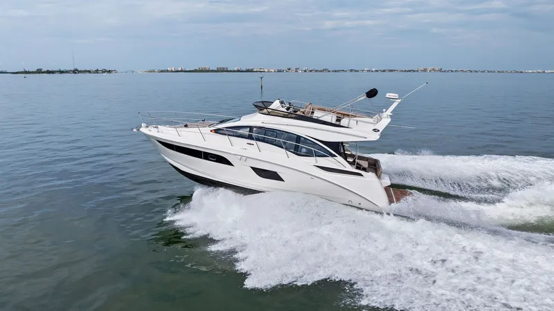 Slide: The Image of Sea Ray 400 fly 2018 - 61