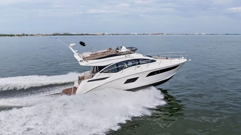 Slide: The Image of Sea Ray 400 fly 2018 - 62
