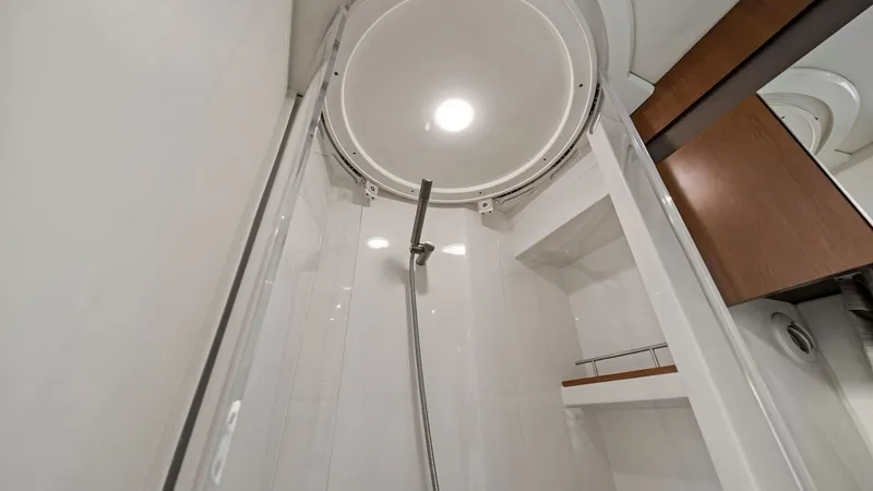 Slide: The Image of Sea Ray 400 fly 2018 - 27