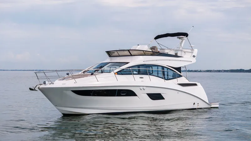 Slide: The Image of Sea Ray 400 fly 2018 - 52