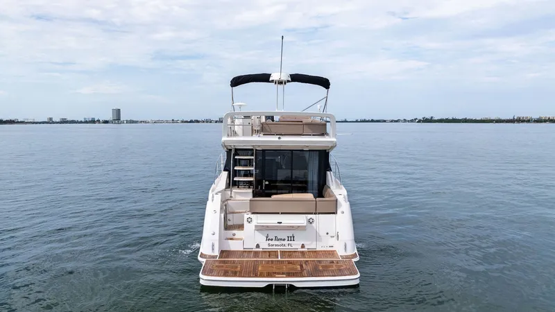 Slide: The Image of Sea Ray 400 fly 2018 - 48