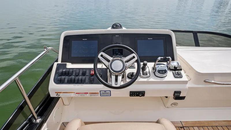 Slide: The Image of Sea Ray 400 fly 2018 - 1