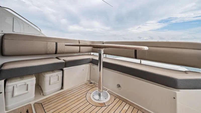 Slide: The Image of Sea Ray 400 fly 2018 - 5